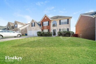 6496 Snowden Dr in Atlanta, GA - Foto de edificio - Building Photo