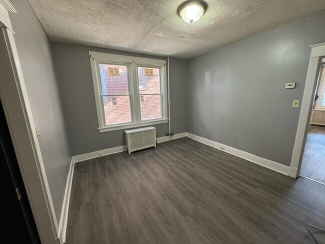 1818 Walnut St in Harrisburg, PA - Building Photo - Building Photo