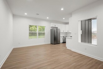 306 Calloway St-Unit -A in Houston, TX - Foto de edificio - Building Photo