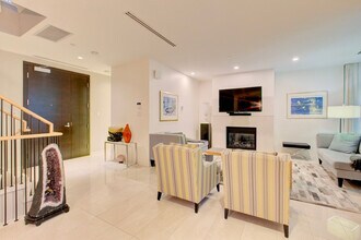 1163 W Cordova St in Vancouver, BC - Building Photo - Building Photo