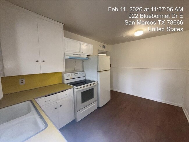 920-922-922 Bluebonnet Dr E in San Marcos, TX - Building Photo - Building Photo