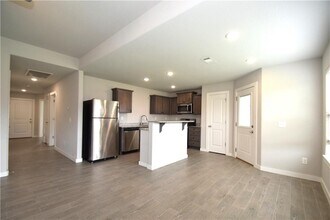 400 Rineel Ave in Centerton, AR - Building Photo - Building Photo