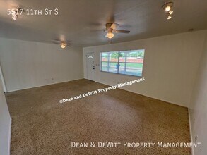 5517 11th St S in St. Petersburg, FL - Building Photo - Building Photo