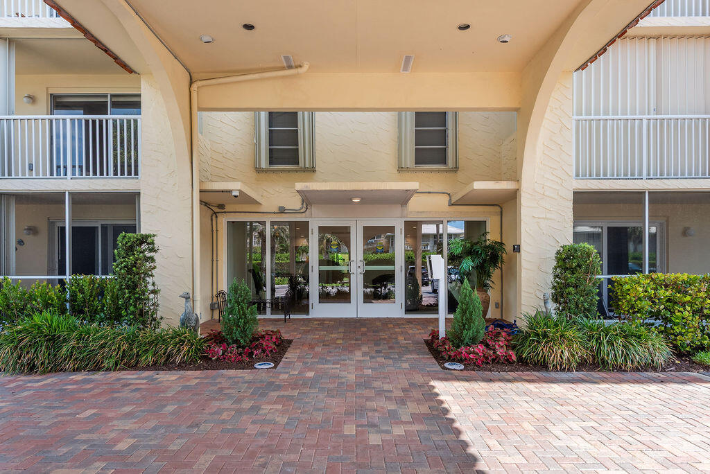 951 De Soto Rd in Boca Raton, FL - Foto de edificio