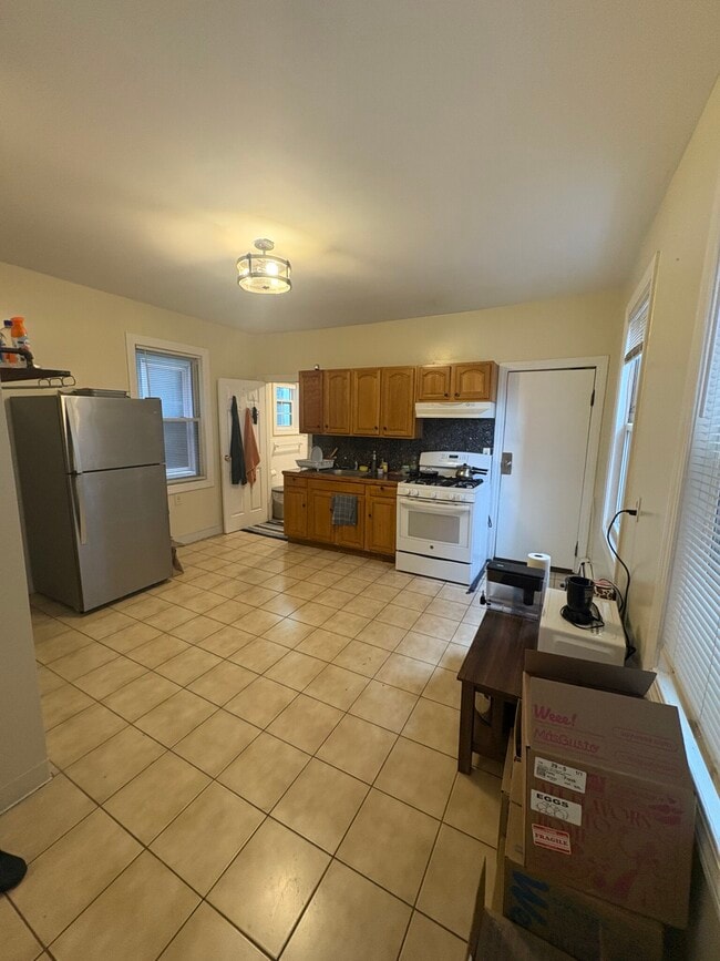 239 Tremont St, Unit 2 in Somerville, MA - Building Photo - Building Photo