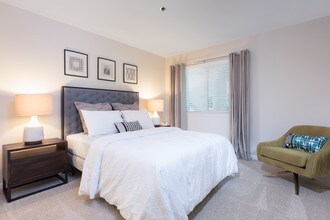 The Meadows Apartments in Sunnyvale, CA - Foto de edificio - Building Photo