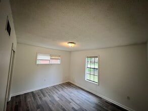 5787 Cedar Bay Dr in Millington, TN - Building Photo - Building Photo