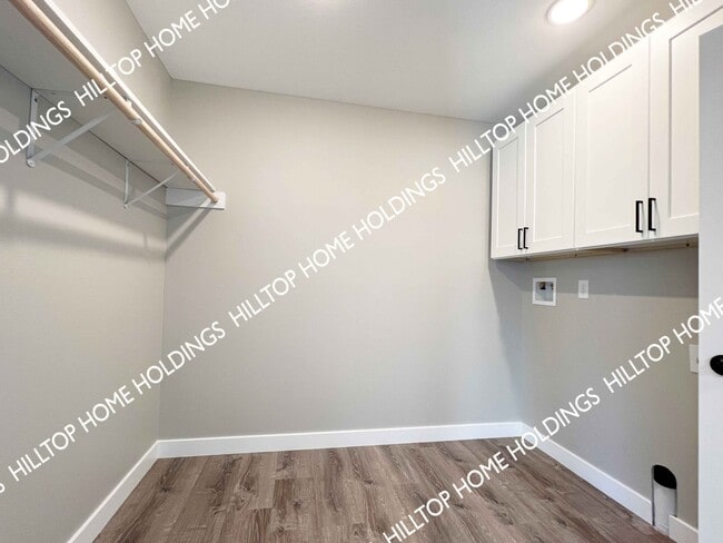 61 Hilltop Rd in Eldon, MO - Building Photo - Building Photo