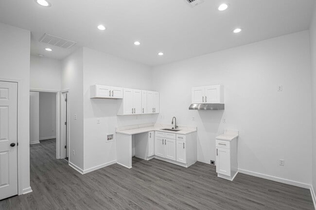 property at 214 S Park St