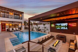 51120 Avenida Navarro in La Quinta, CA - Building Photo