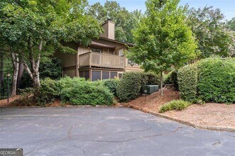 1004 Dunbar Dr in Dunwoody, GA - Building Photo - Building Photo