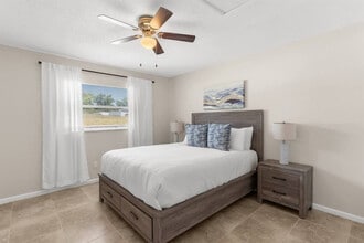 13921 19th St in Dade City, FL - Foto de edificio - Building Photo