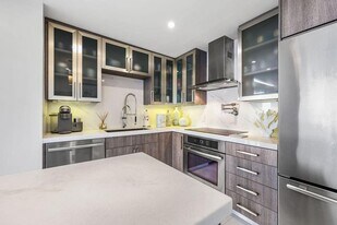 545 S Fort Lauderdale Beach Blvd in Fort Lauderdale, FL - Building Photo