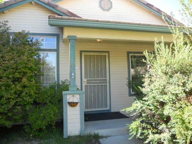 5815 W Brookdale Dr in Reno, NV - Building Photo - Building Photo