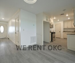 853 SW 8th St in Moore, OK - Building Photo - Building Photo