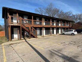 942 W Holly St in Fayetteville, AR - Building Photo