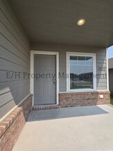 2220 E Village Estates Dr in Park City, KS - Building Photo - Building Photo
