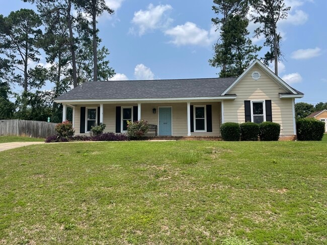 property at 4207 Fairfield Cir