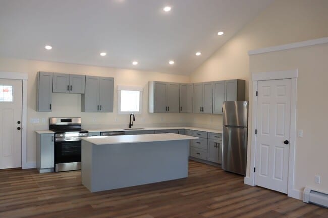 property at 1785 Kellogg Rd