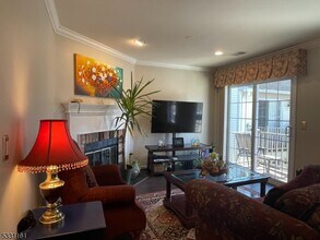 28 Commonwealth Dr in Bernards, NJ - Building Photo - Building Photo