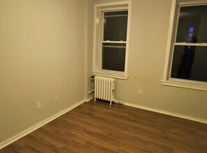 412 Pleasant St, Unit C-6 in Malden, MA - Building Photo - Building Photo