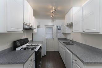 1212 1/2 Felspar St in San Diego, CA - Building Photo - Building Photo