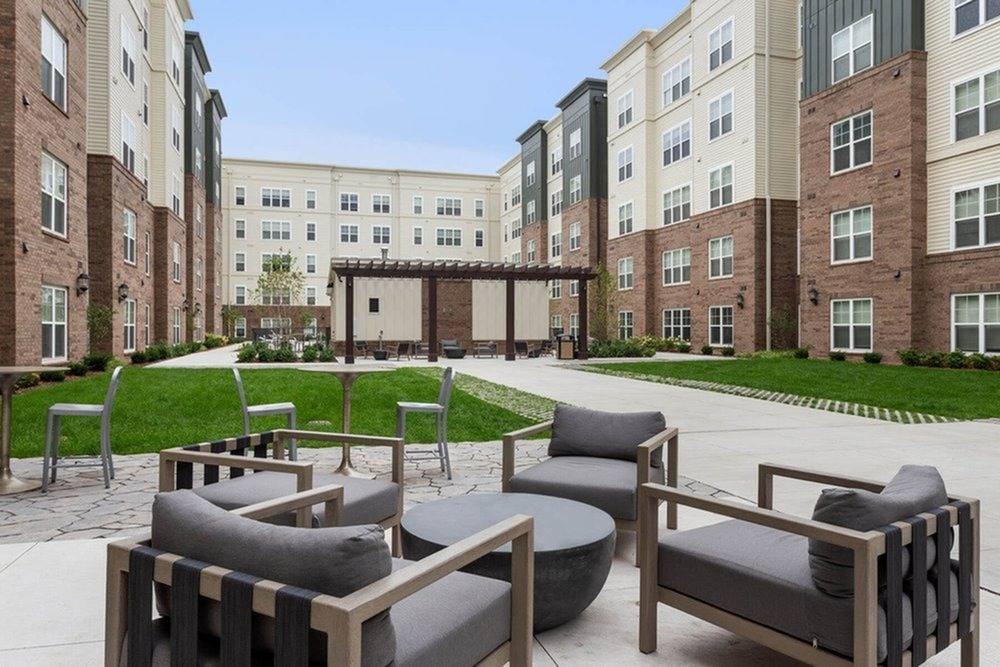 University Edge | Student Housing in Lansing, MI - Foto de edificio