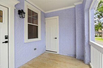 2835 Pine St in New Orleans, LA - Building Photo - Building Photo