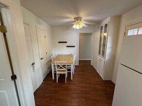 7 Maple Ln in Galveston, TX - Foto de edificio - Building Photo