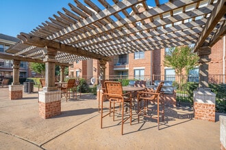 The Fountains at Almeda in Houston, TX - Foto de edificio - Building Photo