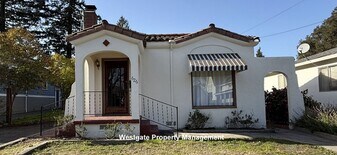 626 E St in Petaluma, CA - Building Photo