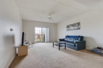 601 W Rand Rd in Arlington Heights, IL - Building Photo - Building Photo