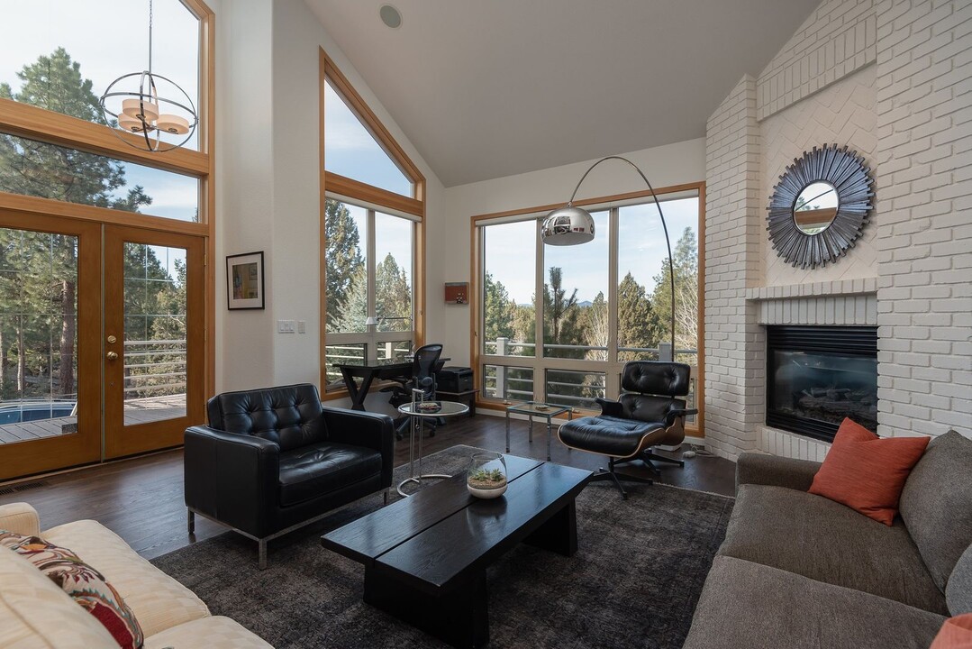 3202 NW Underhill Pl in Bend, OR - Foto de edificio