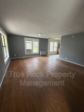 302 S Portland St in Allen, OK - Building Photo - Building Photo