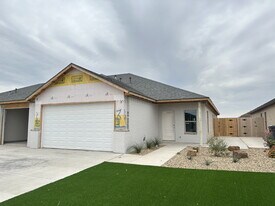 7043 40th St in Lubbock, TX - Building Photo