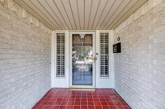 2728 Ridgeview Ln in Irving, TX - Building Photo - Building Photo