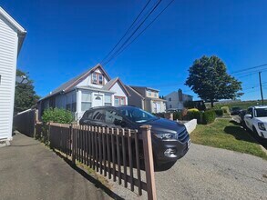72 Rippowam Rd in Stamford, CT - Building Photo - Building Photo