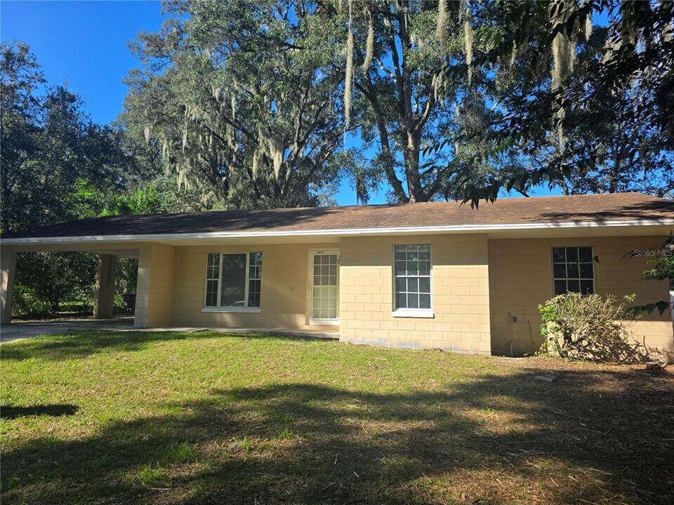 2213 NE 36th Pl in Ocala, FL - Building Photo