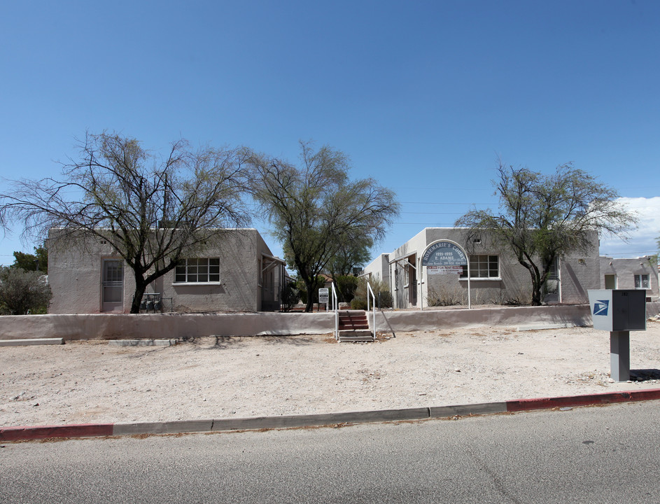 Rosemarie's Court in Tucson, AZ - Building Photo