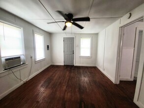 1009 Fall St in Lake Charles, LA - Building Photo - Building Photo