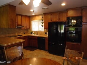 43901 Fabrik Ave in Lancaster, CA - Building Photo - Building Photo