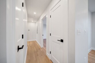 9 Wenham St, Unit 3 in Boston, MA - Building Photo - Building Photo