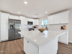 3430 E Poinsettia Dr in Phoenix, AZ - Building Photo - Building Photo