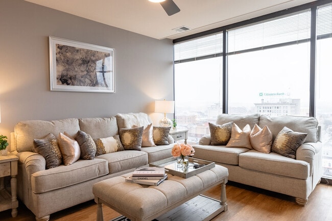 The Residence at 1000 Elm in Manchester, NH - Building Photo - Building Photo