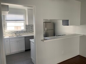 17th Street Villas in Santa Monica, CA - Building Photo - Building Photo