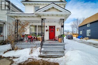 5557 McGrail Avenue in Niagara Falls, ON - Building Photo - Building Photo