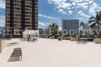 444 Niu St, Unit 1212 in Honolulu, HI - Foto de edificio - Building Photo