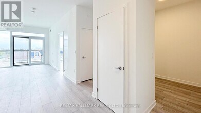 1007 The Queensway in Toronto, ON - Building Photo - Building Photo