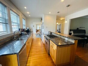 10 Vincent Ave in Belmont, MA - Building Photo - Building Photo