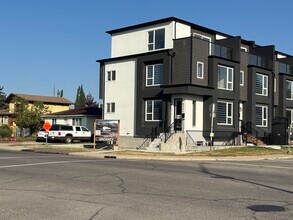 4705 81 St NW in Calgary, AB - Building Photo - Building Photo